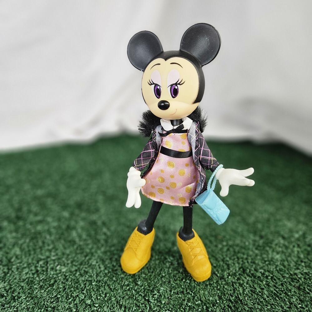 Jakks Pacific Disney Minnie Mouse Poseable Doll With Dress